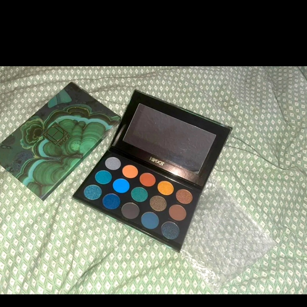 Hipsot eyeshadow palette